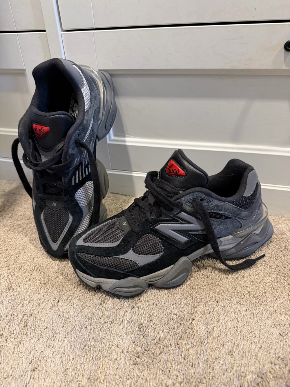 New Balance Men's Black and Gray Chunky Sneakers with Red Logo